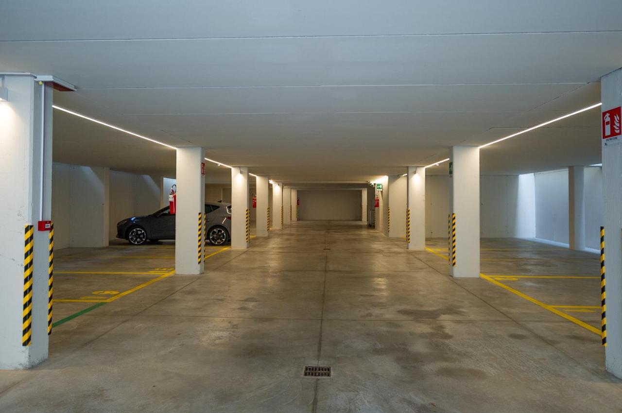 Ah Porticcioli Boutique Apartments San Felice del Benaco Eksteriør bilde