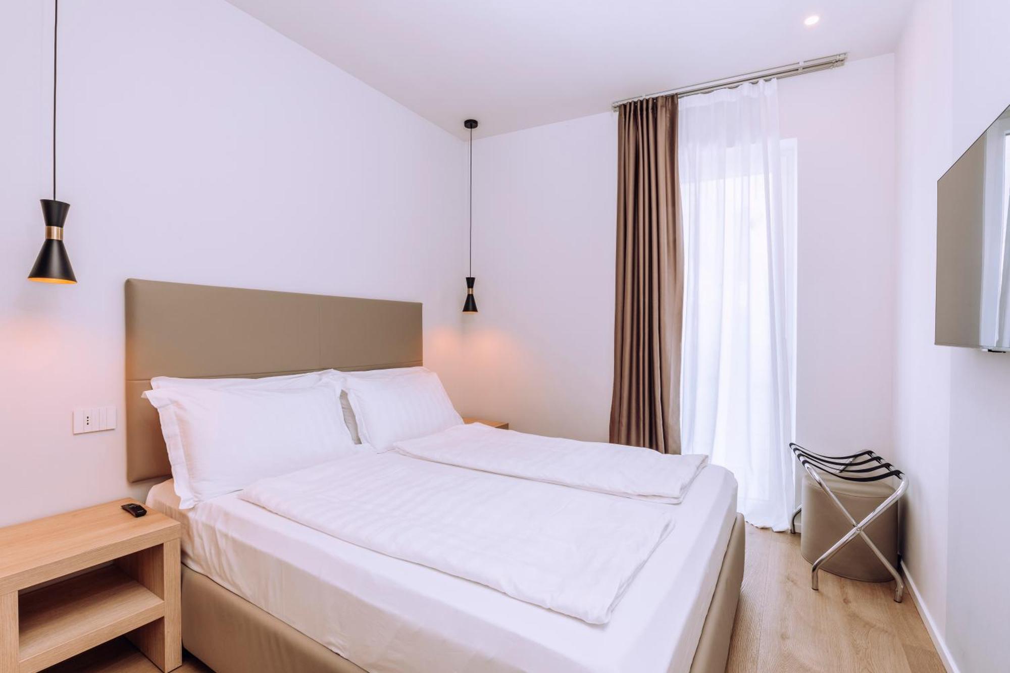 Ah Porticcioli Boutique Apartments San Felice del Benaco Eksteriør bilde