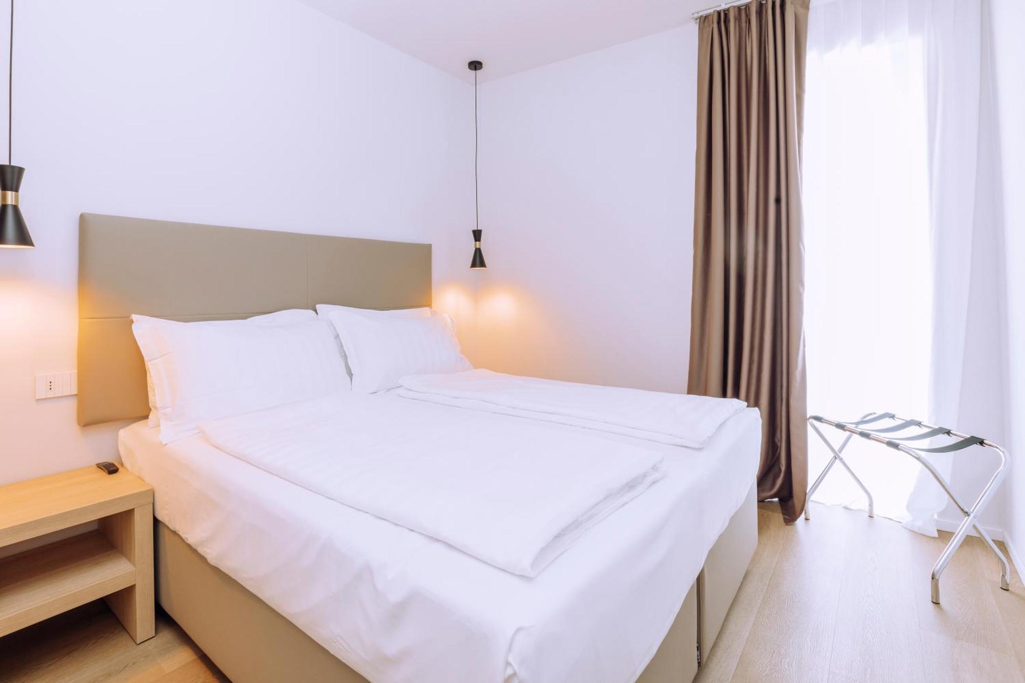 Ah Porticcioli Boutique Apartments San Felice del Benaco Eksteriør bilde