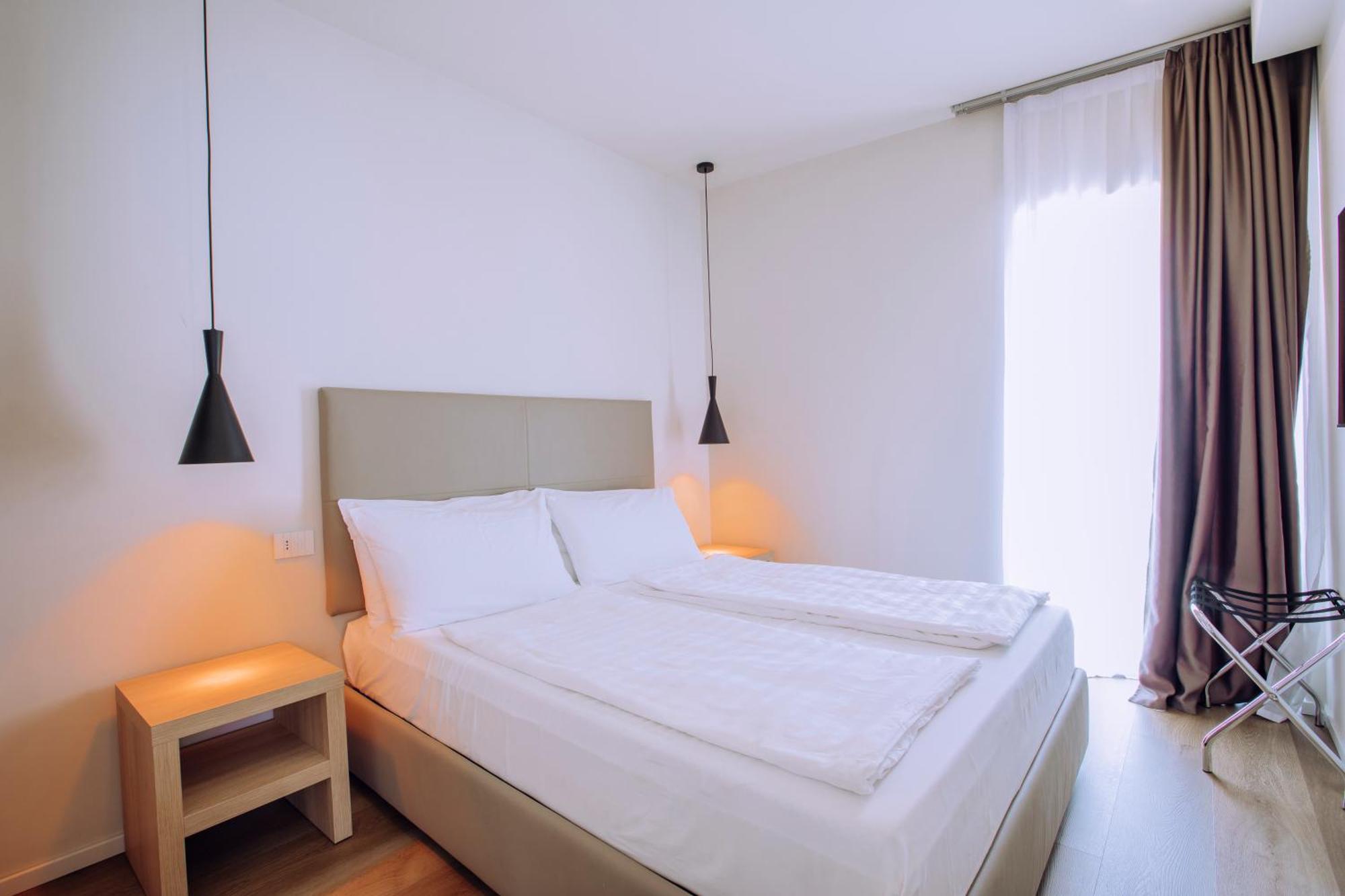 Ah Porticcioli Boutique Apartments San Felice del Benaco Eksteriør bilde