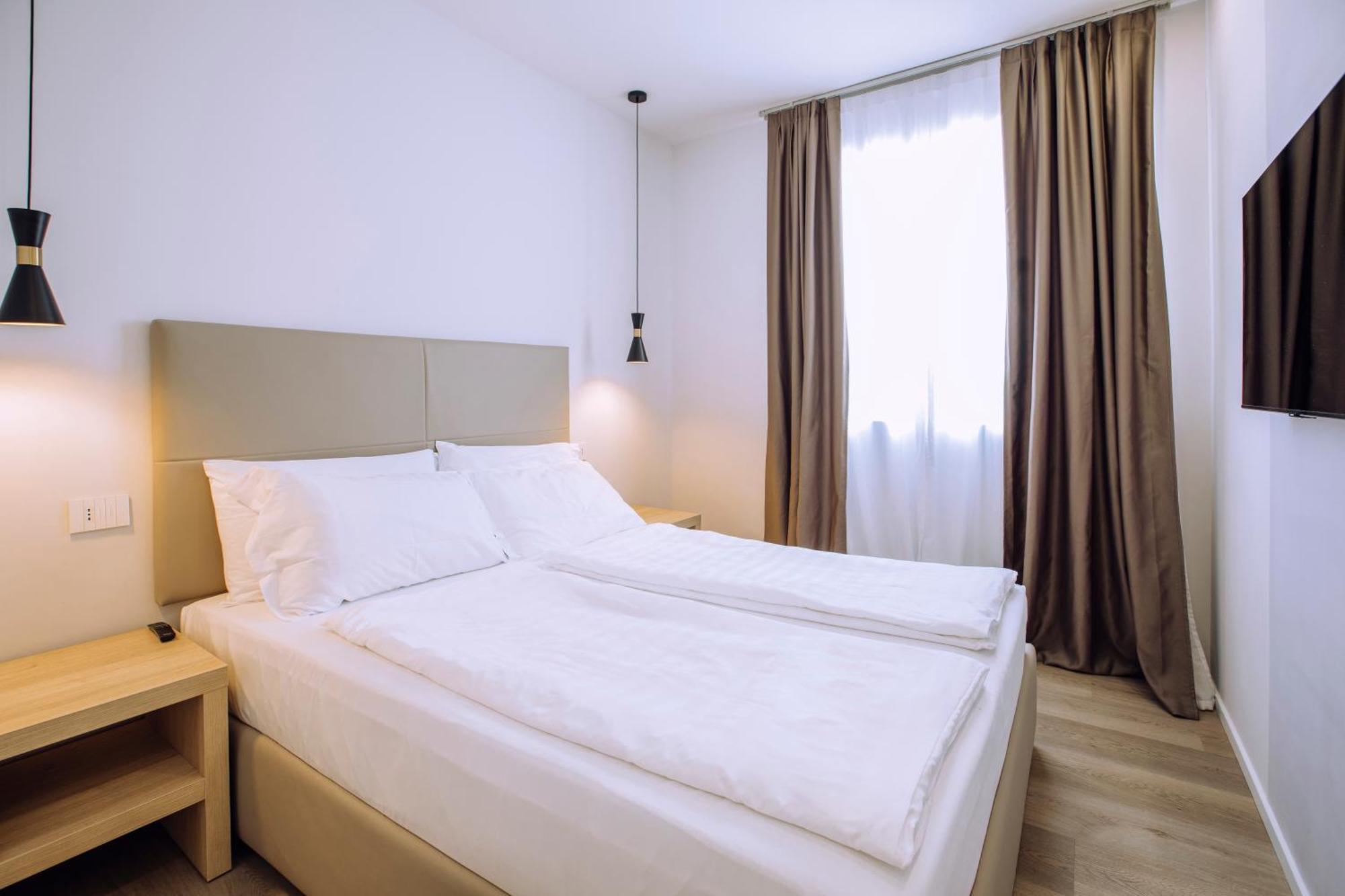 Ah Porticcioli Boutique Apartments San Felice del Benaco Eksteriør bilde