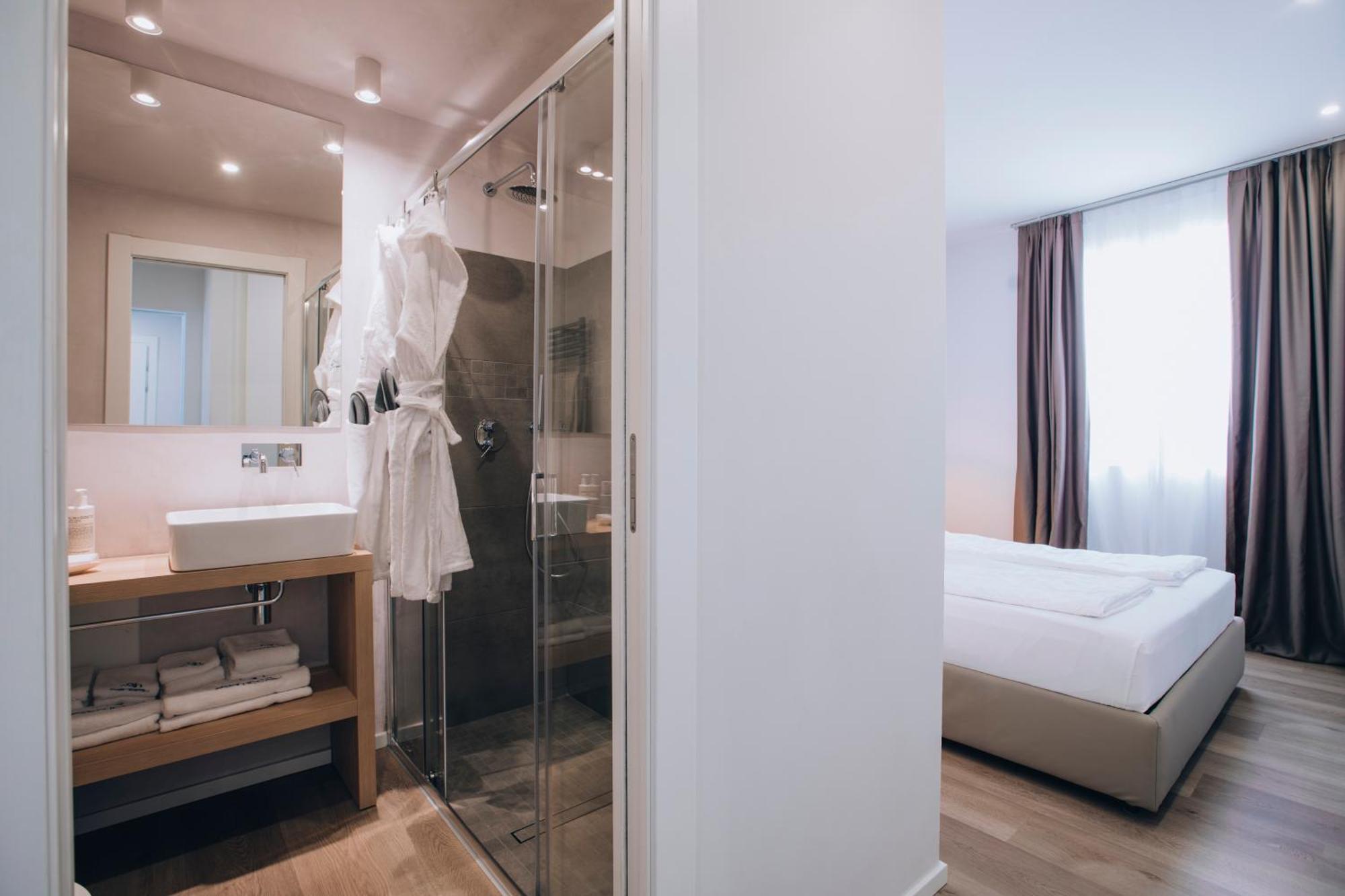 Ah Porticcioli Boutique Apartments San Felice del Benaco Eksteriør bilde