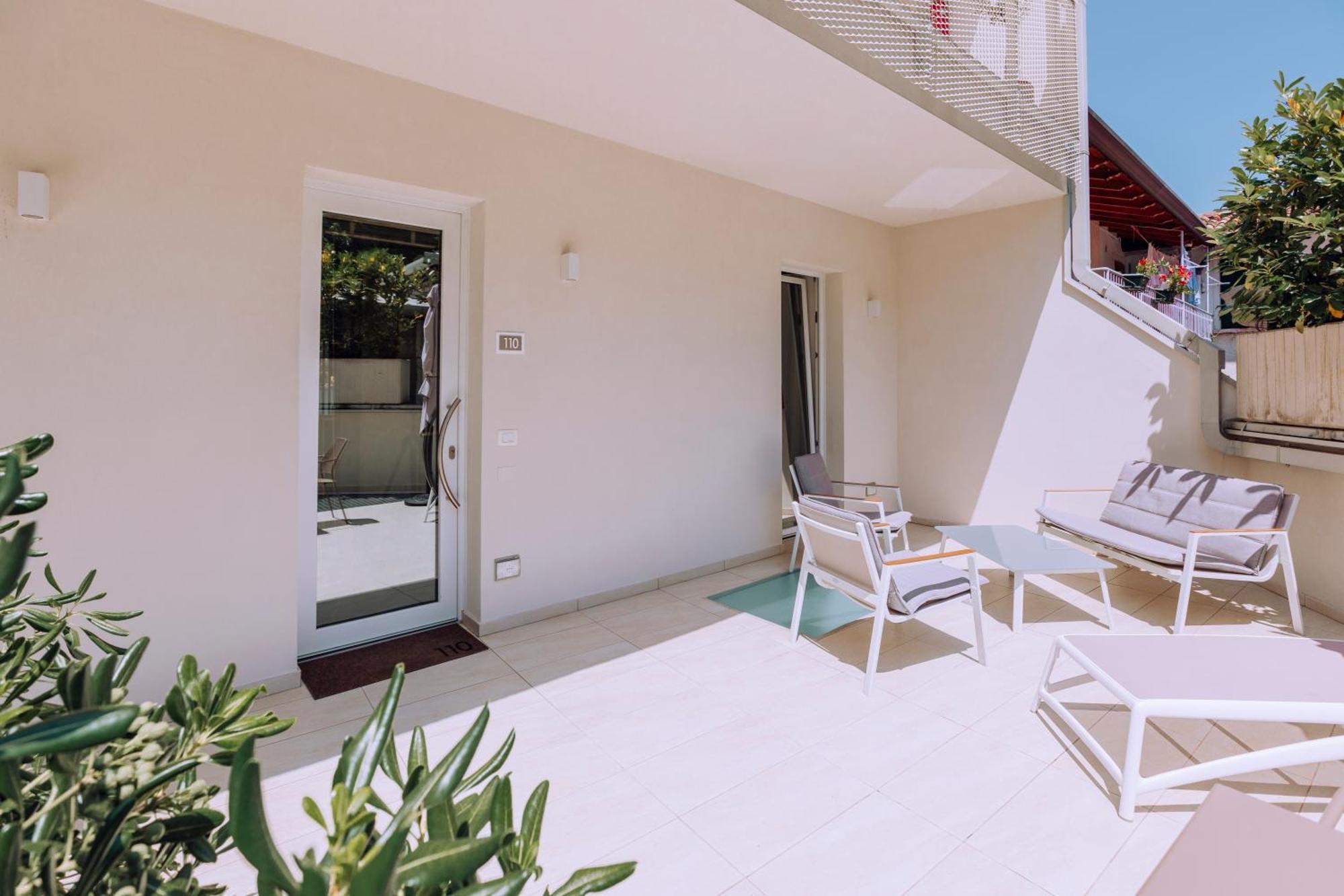 Ah Porticcioli Boutique Apartments San Felice del Benaco Eksteriør bilde
